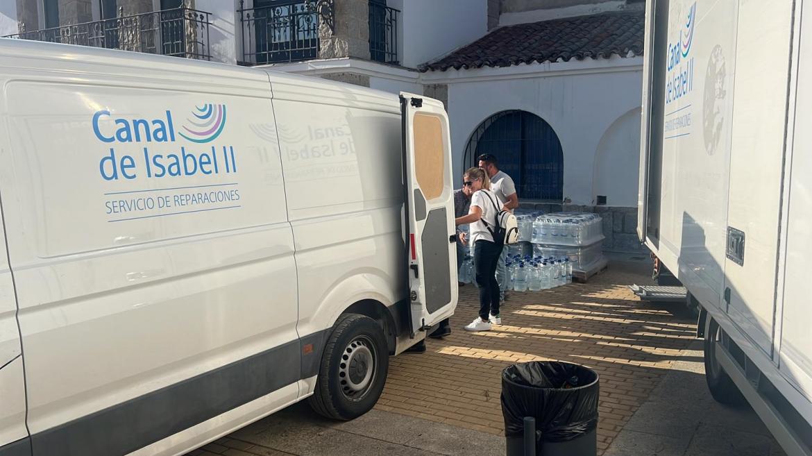 La Comunidad de Madrid suministra más de 30.000 litros de agua potable a poblaciones afectadas por la DANA la DANA
