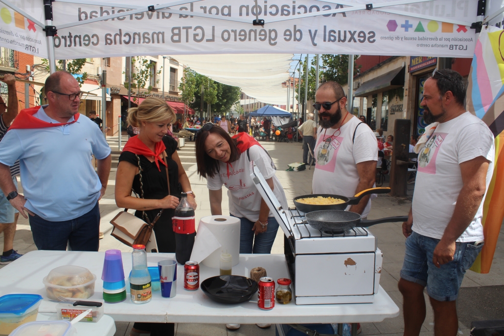 La Feria de Día se llena una vez más de sabor con las demostraciones gastronómicas de tortilla y bizcochá