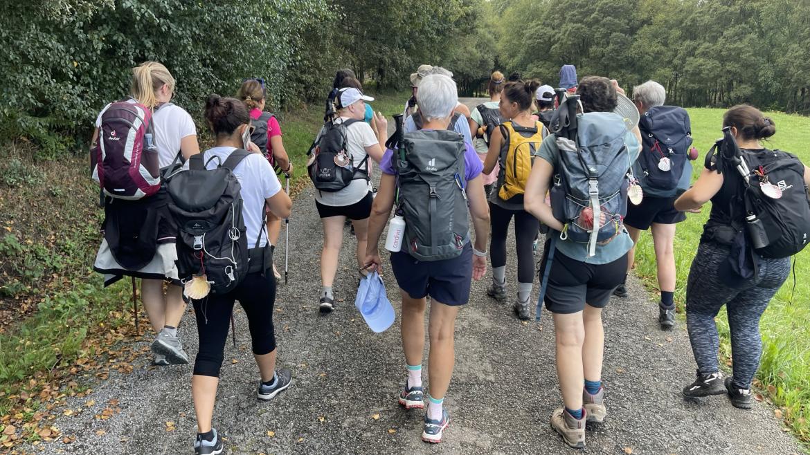 Pacientes oncológicas del Hospital Universitario Infanta Cristina inician el Camino de Santiago