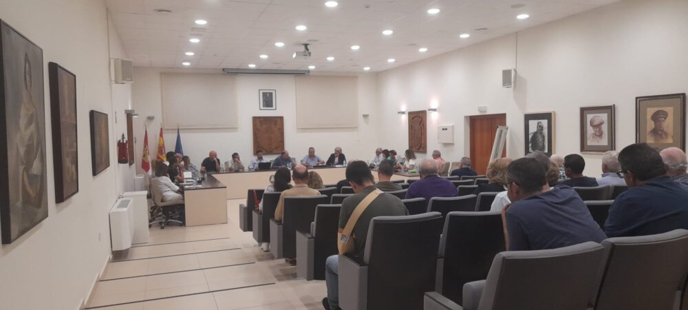 Pleno Ordinario en el que se nombró a D. Agustín Ortiz de Villajos hijo predilecto del municipio