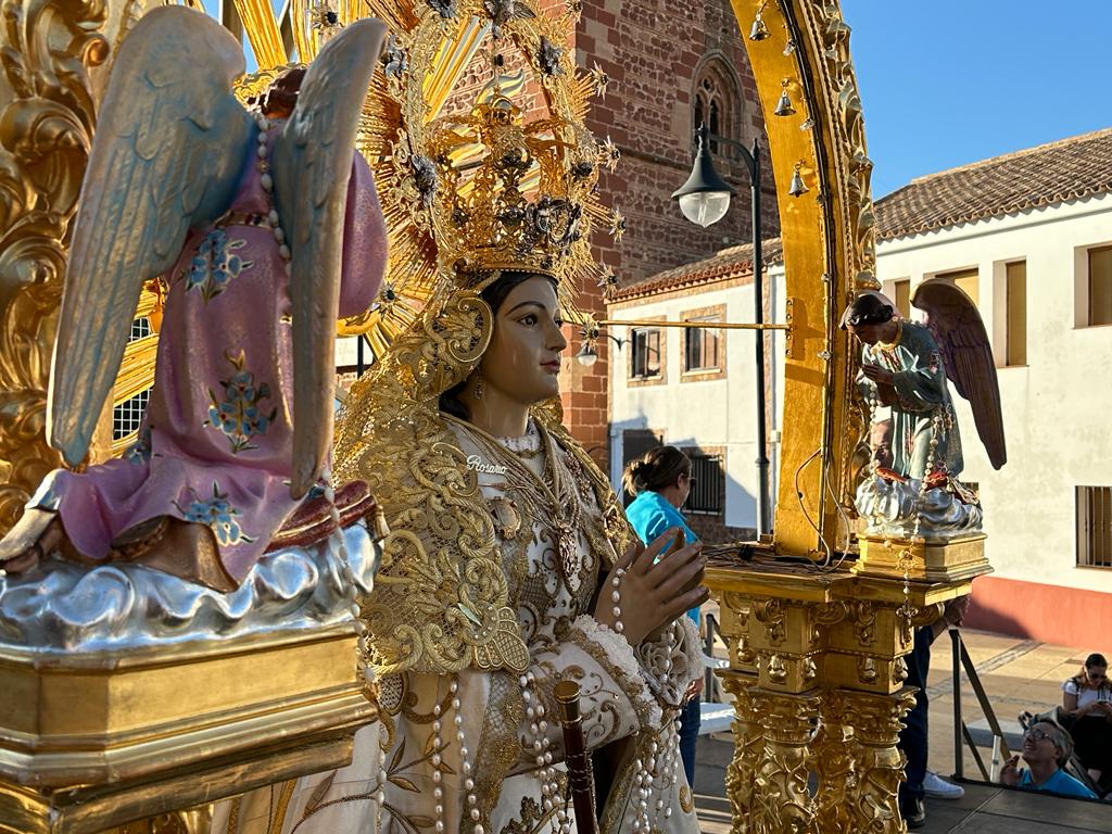 Alcázar de San Juan ha celebrado a lo largo de este domingo el día grande de las fiestas Patronales y de la vendimia, festividad de la Virgen del Rosario