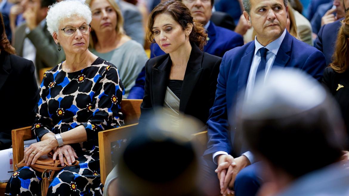 Díaz Ayuso se une a la comunidad judía de Madrid para condenar los ataques terroristas en Israel: “El terrorismo es el mal y no puede triunfar”