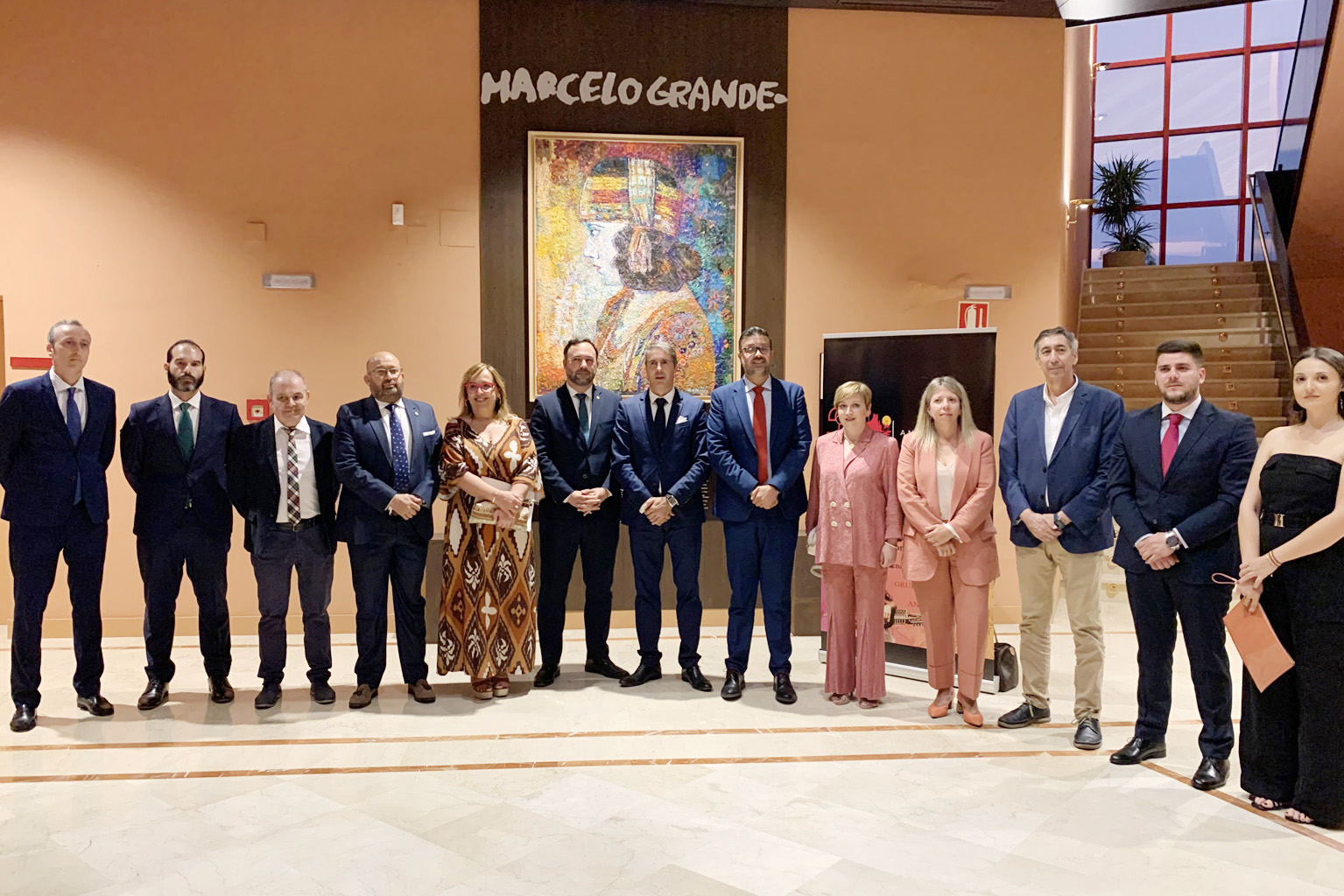 El alcalde ensalza el “trabajo y esfuerzo” de los grupos folclóricos “por mantener viva la llama de nuestras tradiciones”