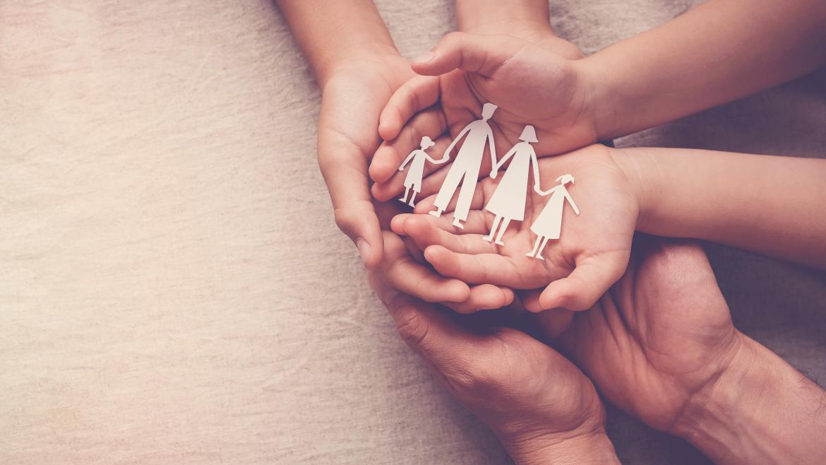 La Comunidad de Madrid aumentará más de un 30% las ayudas para familias acogedoras