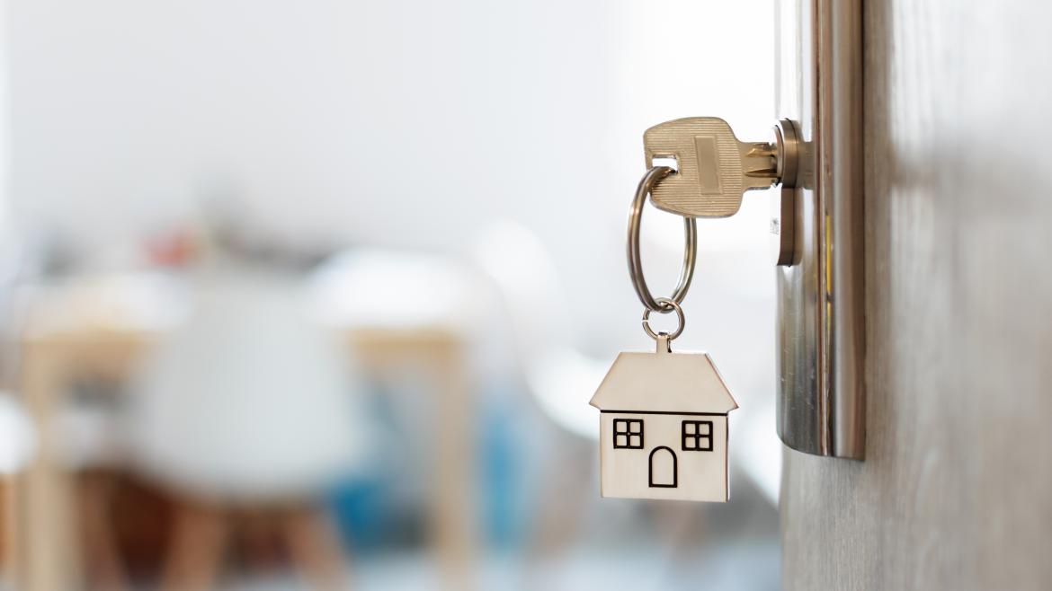 La Comunidad de Madrid duplica las ayudas de vivienda para jóvenes, mayores y personas con niveles bajos de renta