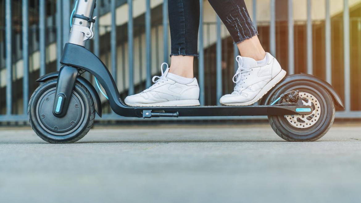 La Comunidad de Madrid impedirá el acceso de patinetes eléctricos al transporte público para garantizar la seguridad de los usuarios