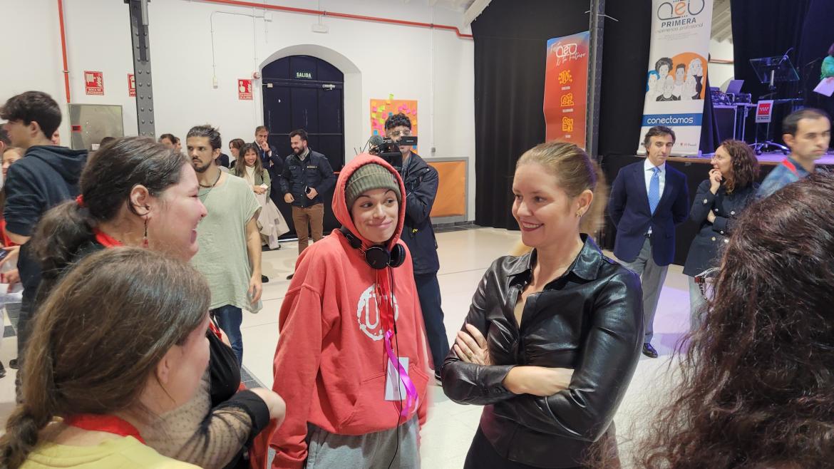 La Comunidad de Madrid logra que 421 jóvenes en situación vulnerable participen en un programa pionero de empleo con grandes empresas