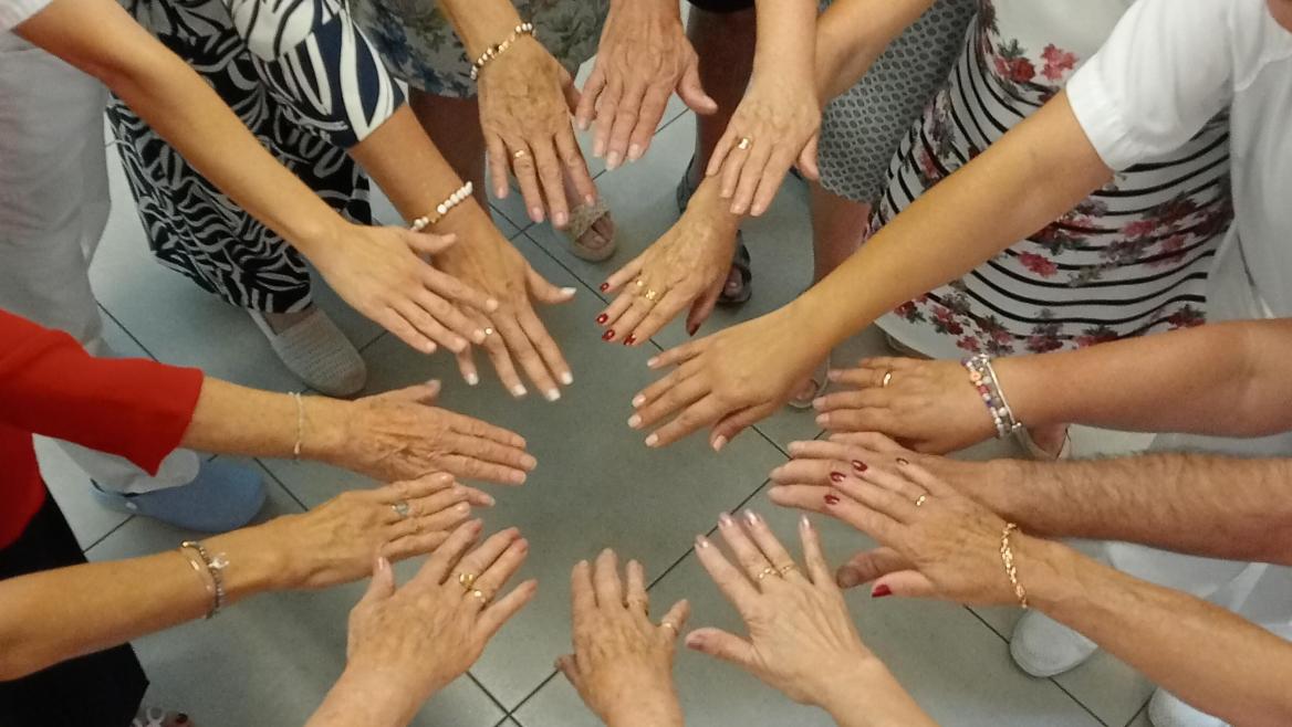 Los profesionales de Atención Primaria celebran con los mayores su Día Internacional promoviendo un envejecimiento saludable