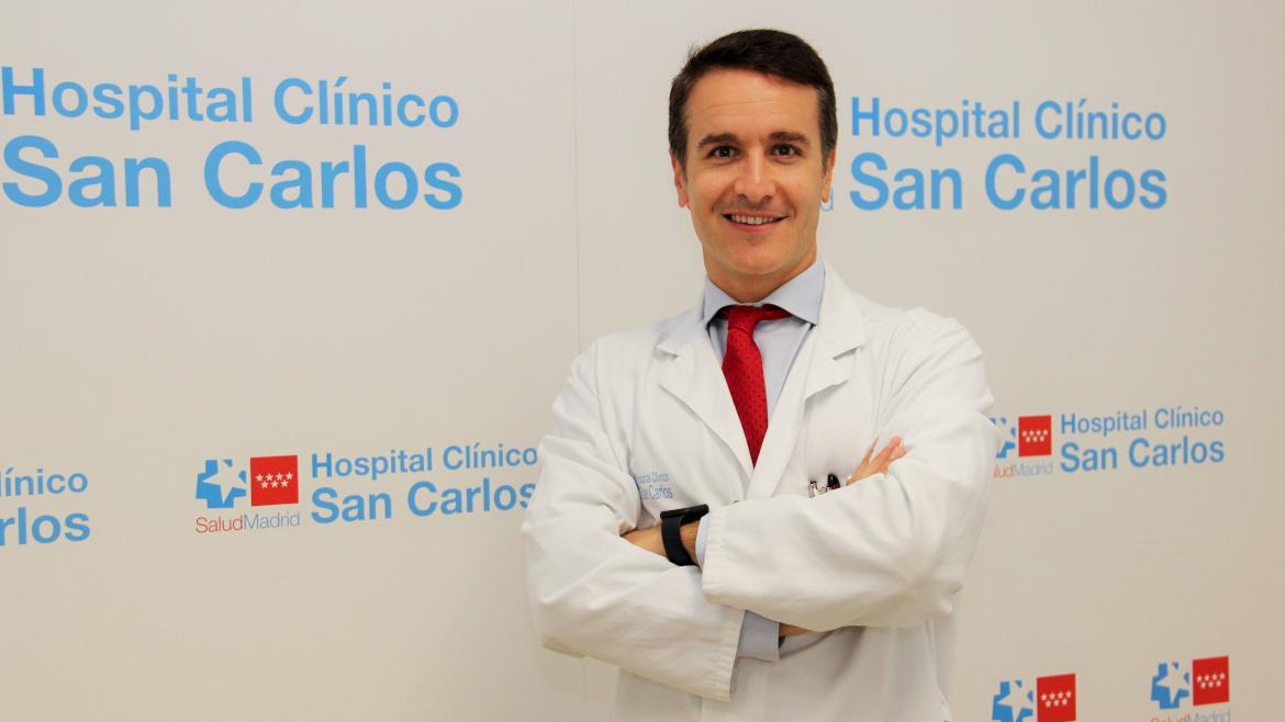 Un médico del Hospital Clínico San Carlos, premiado como mejor oftalmólogo joven de España