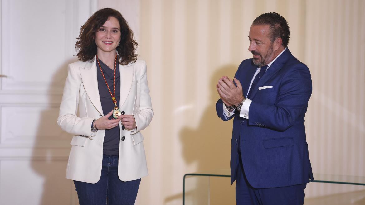 Díaz Ayuso, Medalla de Honor del Ilustre Colegio de Procuradores por su apoyo al gremio y su contribución a la modernización de la Justicia
