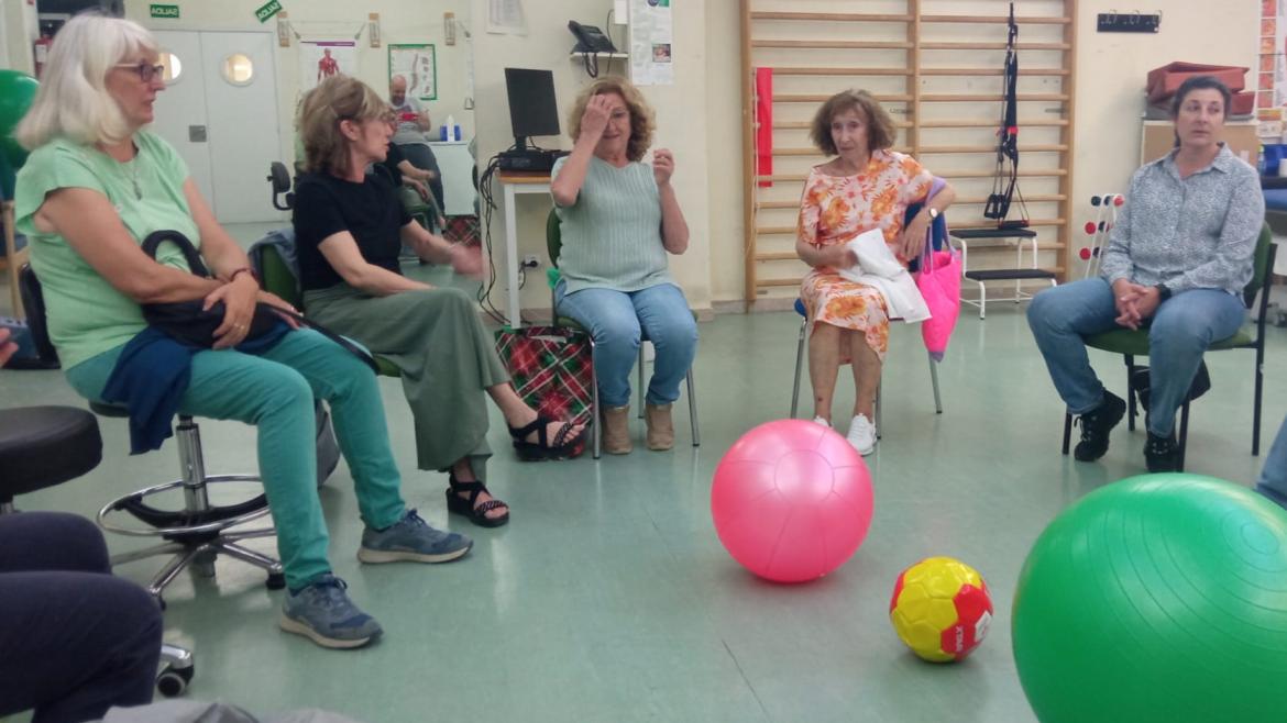 El Centro de Salud Estrecho de Corea, escenario de un taller de teatro comunitario que aborda la soledad en Ciudad Lineal