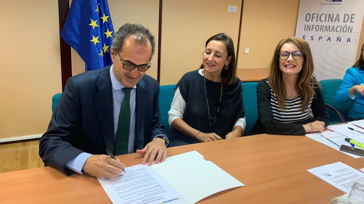 El Hospital Universitario del Henares se une a la iniciativa #DóndeEstánEllas del Parlamento Europeo