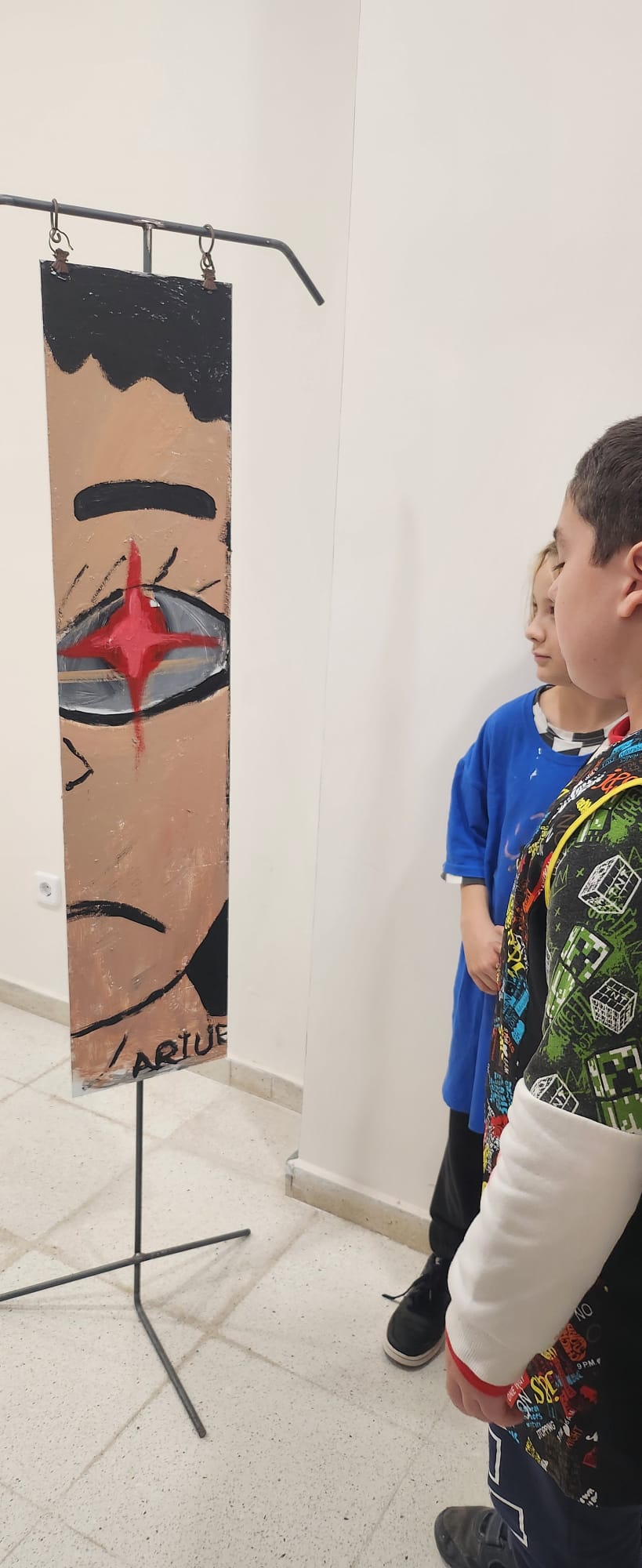 El alumnado de pintura de la Universidad Popular presenta una exposición para conmemorar el Día Internacional contra la Violencia hacia las Mujeres