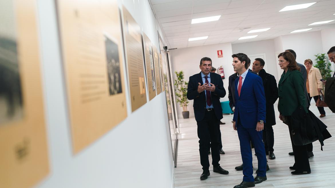 La Comunidad de Madrid culmina la reforma y mejora de la Biblioteca del Holocausto, que reúne cerca de 2.000 ejemplares sobre este hecho histórico