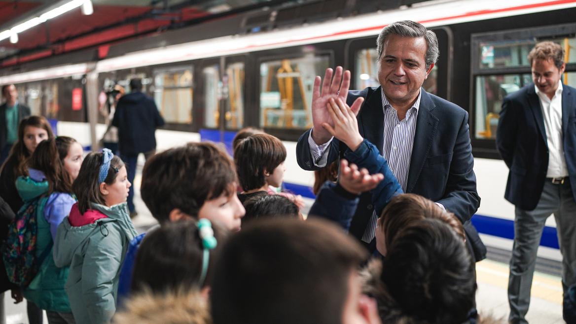 La Comunidad de Madrid fomenta el uso responsable del suburbano entre los estudiantes de la región a través del proyecto AulaMetro