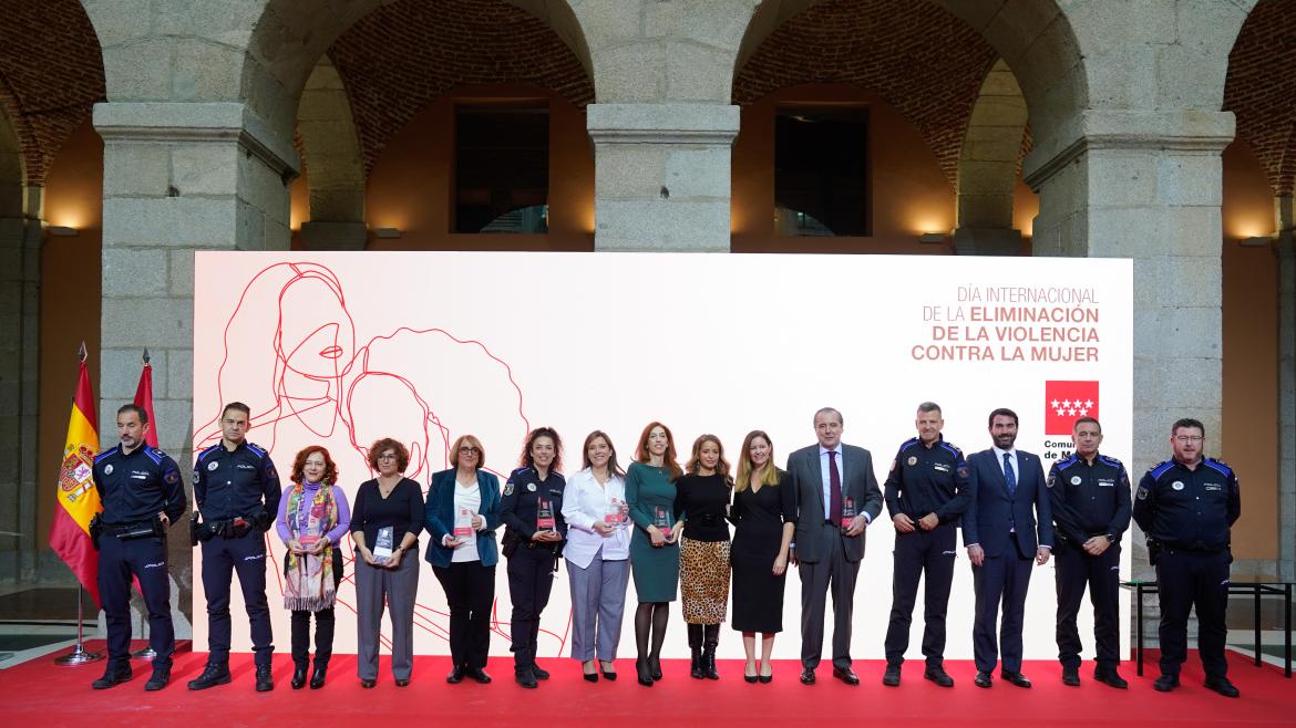 La Comunidad de Madrid rinde homenaje a instituciones y personas que trabajan en la atención a mujeres víctimas de violencia