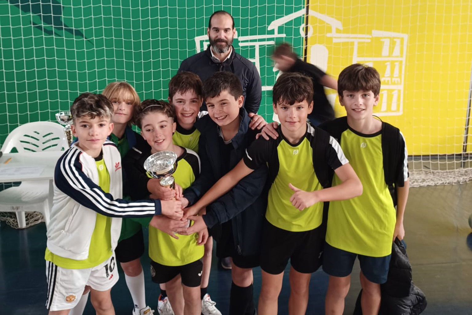 120 escolares participaron en el Maratón de Fútbol Sala Infantil y Alevín Navidad 2023