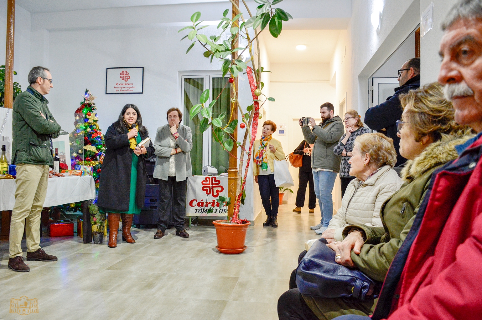 Abre sus puertas el rastrillo navideño de Cáritas