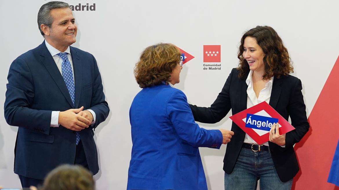 Díaz Ayuso reconoce a 35 personas que han realizado actuaciones “extraordinarias” de ayuda y servicio en Metro este año: “Representan los valores de Madrid”