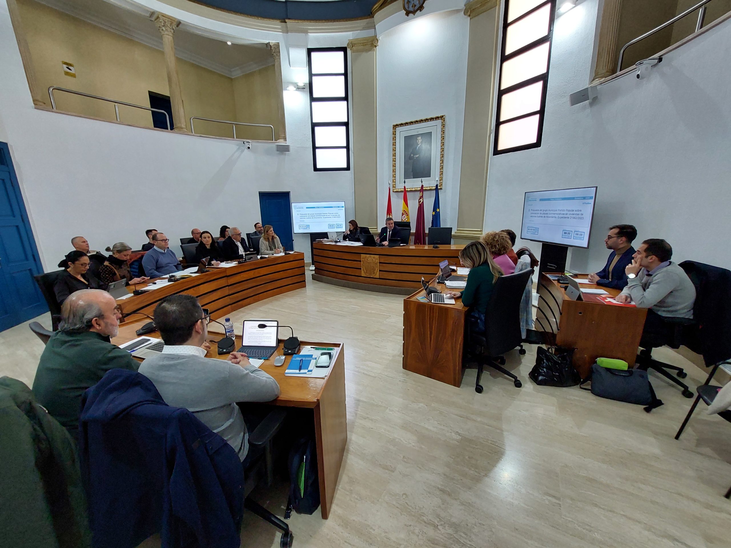 El Pleno acuerda colocar placas conmemorativas en las viviendas donde nacieron o vivieron personas ilustres