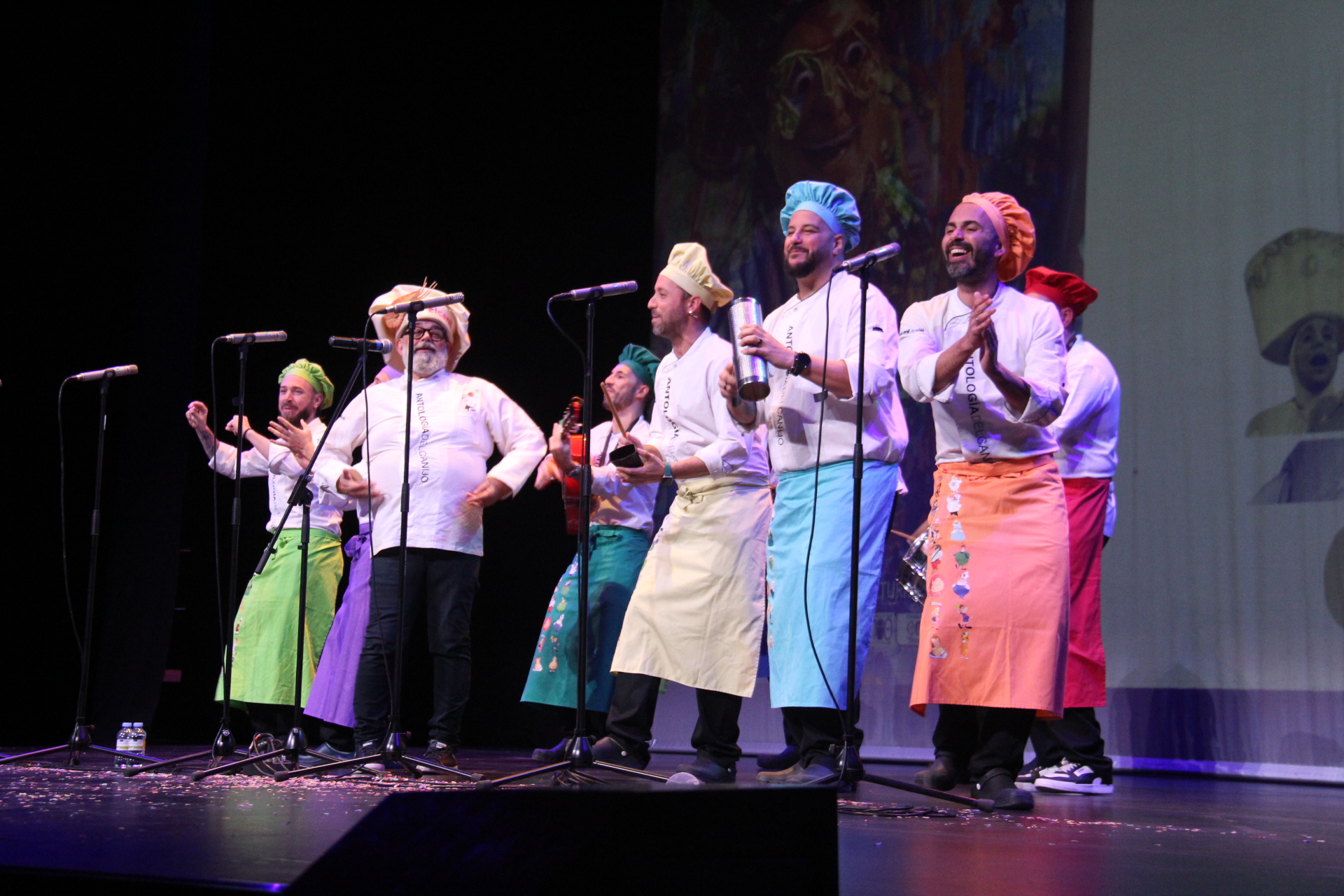 El XXXVI Festival de Murgas y Chirigotas de Alcázar de San Juan llena el teatro Emilio Gavira de la localidad