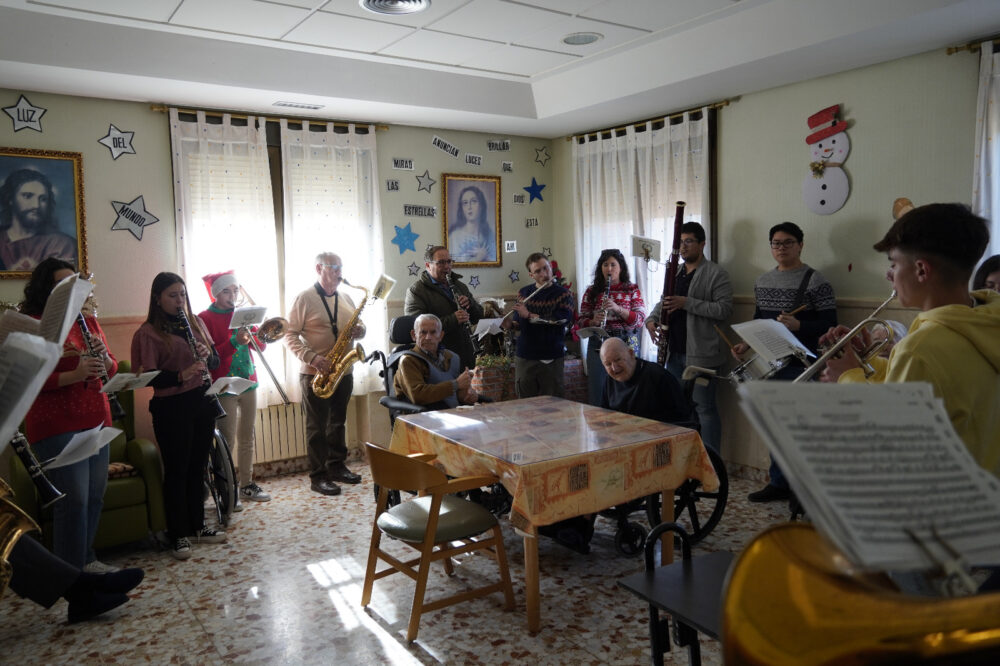 [FOTOS]: Celebrado el pasacalles de nochebuena y visita a nuestros mayores por parte de la Banda Sinfónica Municipal