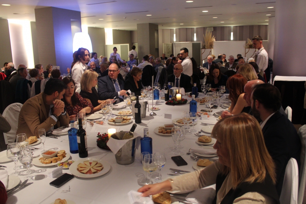 La Asociación Española Contra el Cáncer celebra su cena de Navidad solidaria