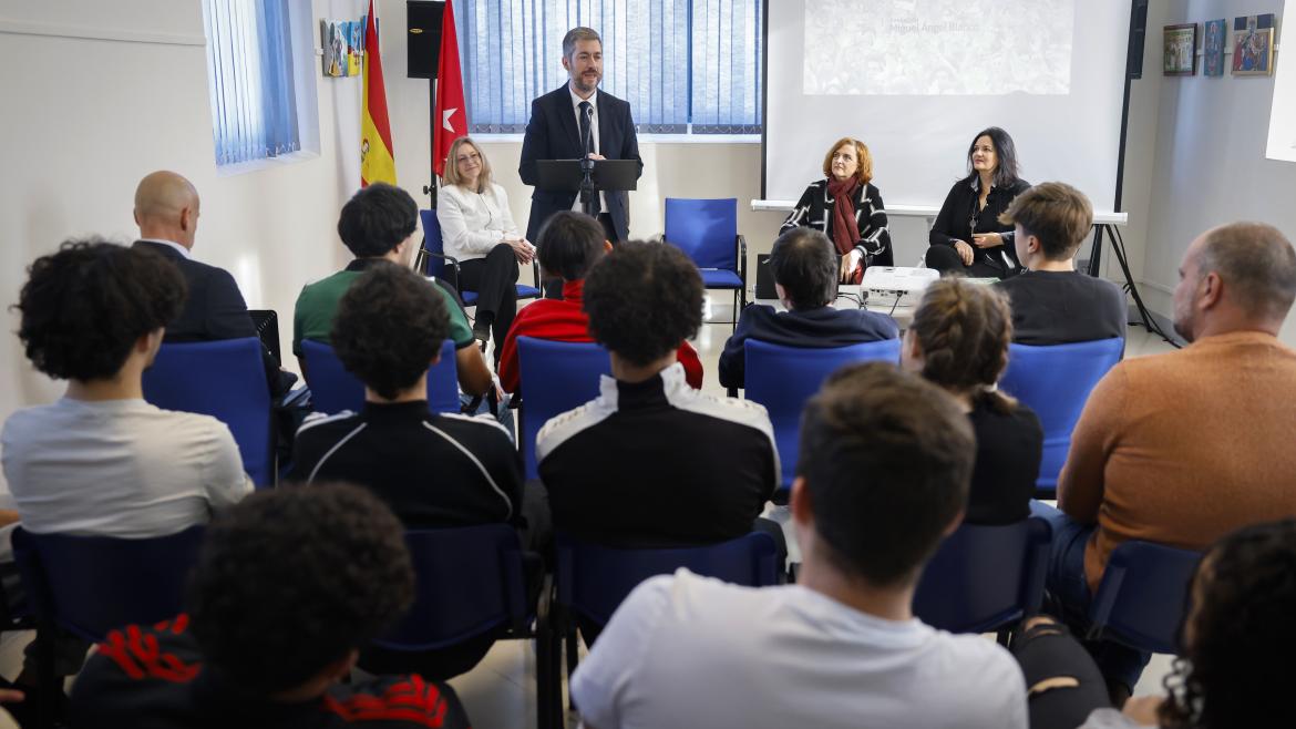 La Comunidad de Madrid sensibiliza frente al terrorismo a cerca de un centenar de menores infractores