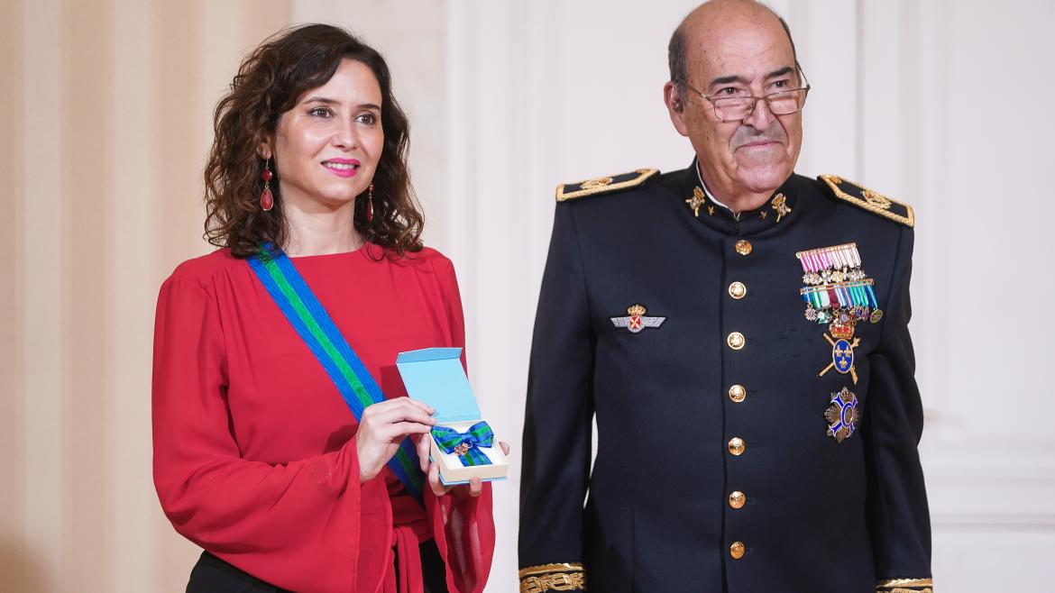 Díaz Ayuso, reconocida como Gran Dama de los Reales Tercios de España: “La Corona es hoy la mejor marca España y la que mejor cumple sus funciones”