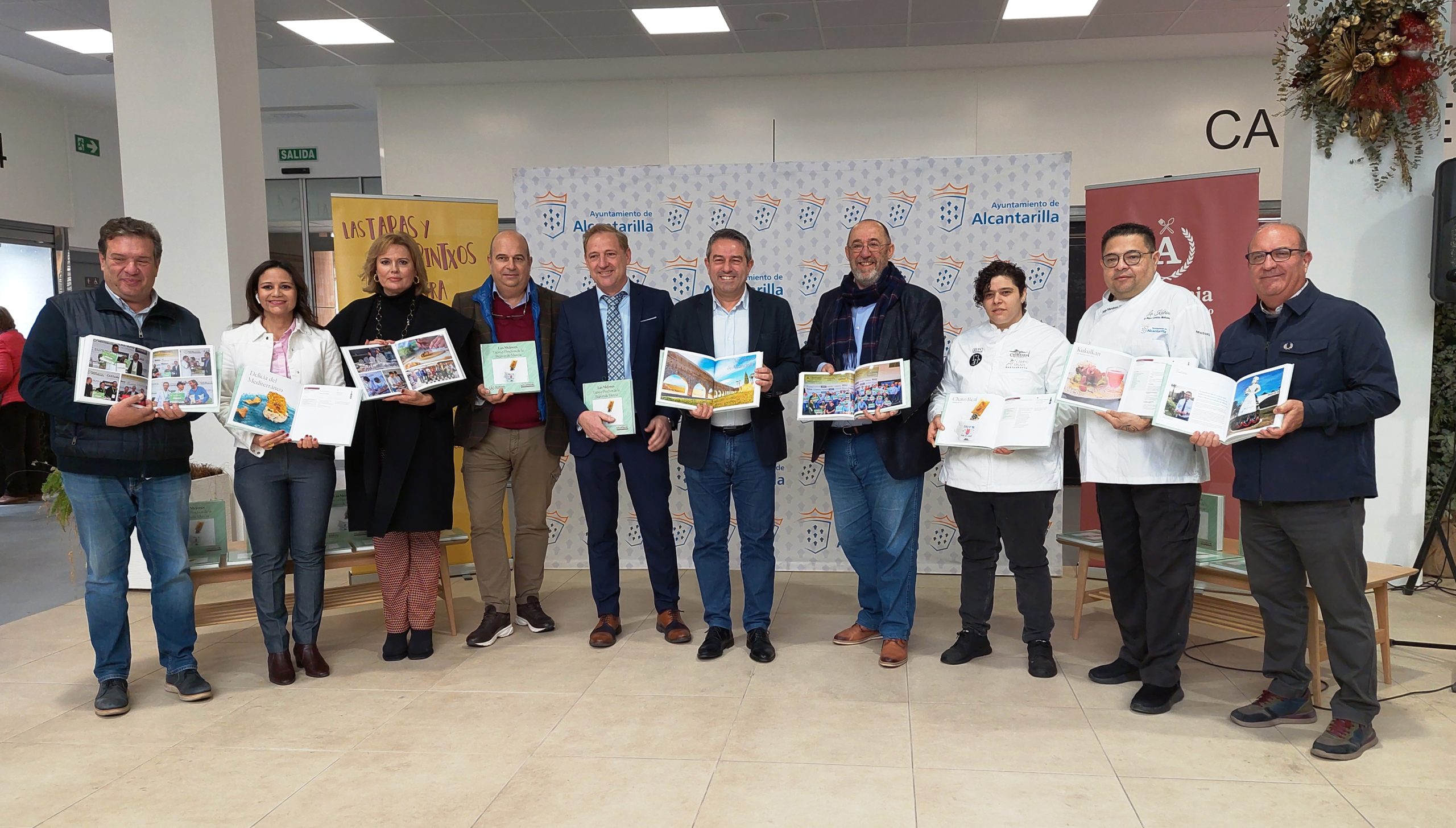 El libro Las Mejores Tapas y Pinchos reúne las recetas de los 40 participantes del Campeonato de Tapas de la Región
