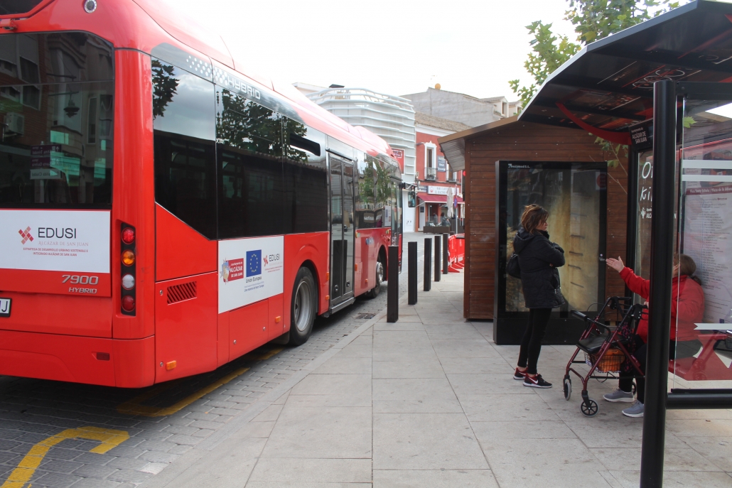 El uso del servicio público de autobús urbano en Alcázar crece más de un 22% durante el año 2023
