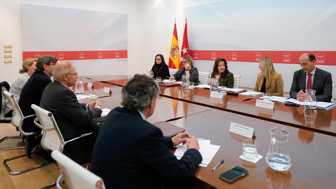 La Comunidad de Madrid agilizará los concursos de méritos de 2022 y 2023 para la estabilización de facultativos y enfermeras especialistas