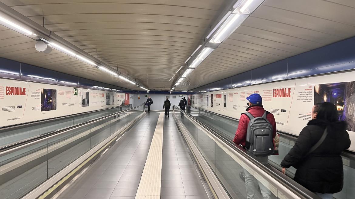 La Comunidad de Madrid proyecta en Metro la implantación del sistema de pago con tarjeta bancaria