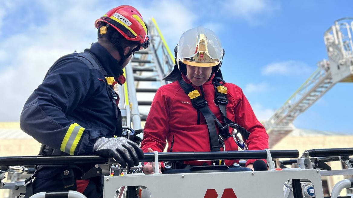 La Comunidad de Madrid renueva el 20% de su flota de vehículos autoescalera para el Cuerpo de Bomberos regional