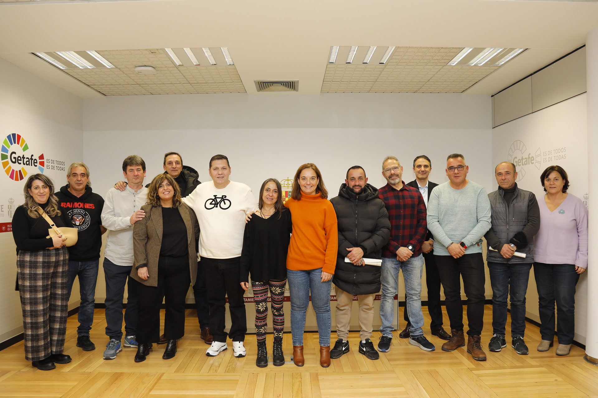 Otros 11 trabajadores de LYMA firman sus contratos indefinidos