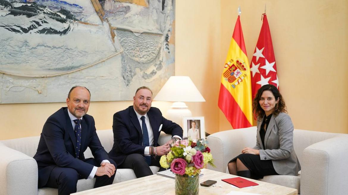 Díaz Ayuso se reúne con representantes de la Confederación de Cooperativas de Viviendas de España