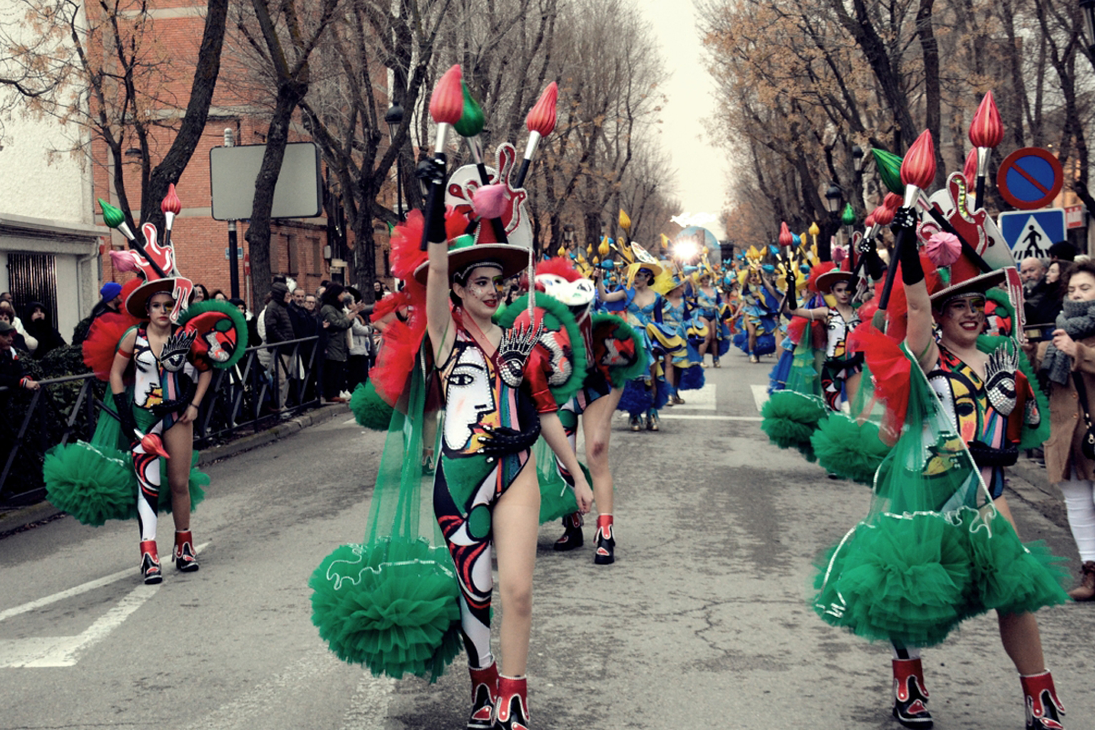 El Burleta, de Campo de Criptana y Déjame que te Cuente, de Villafranca de los Caballeros, triunfan en el Desfile Nacional Carrozas y Comparsas