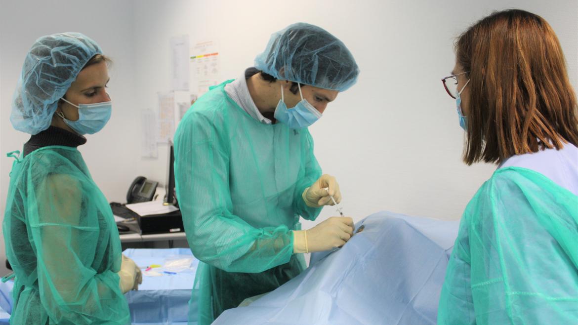 El Servicio de Oftalmología del Hospital Puerta de Hierro emplea la terapia génica por primera vez en el marco de un ensayo clínico para la degeneración macular