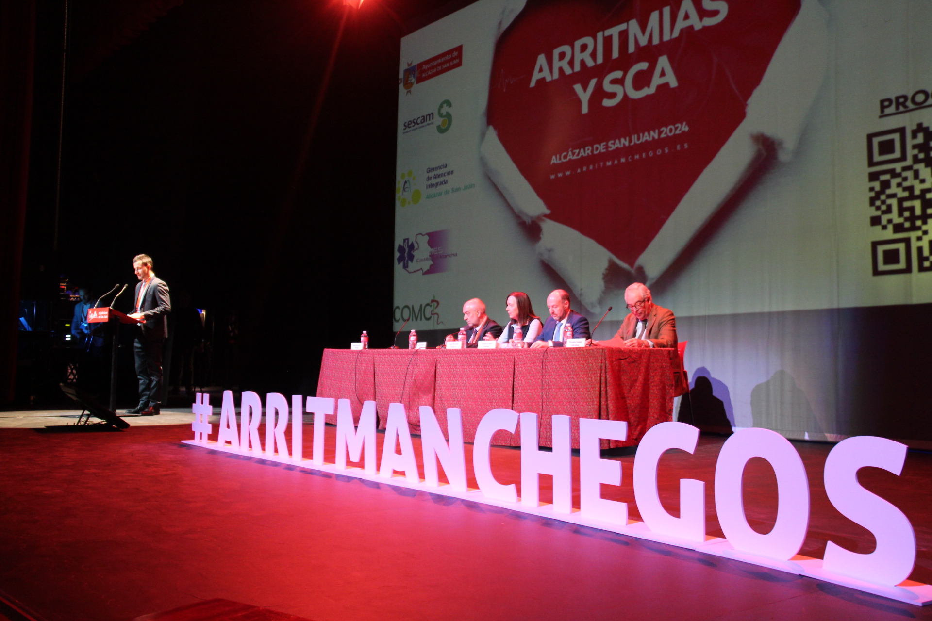 El Teatro Emilio Gavira acoge a más de 700 profesionales para las II Jornadas de Actualización y Manejo Urgente de Arritmias y SCA