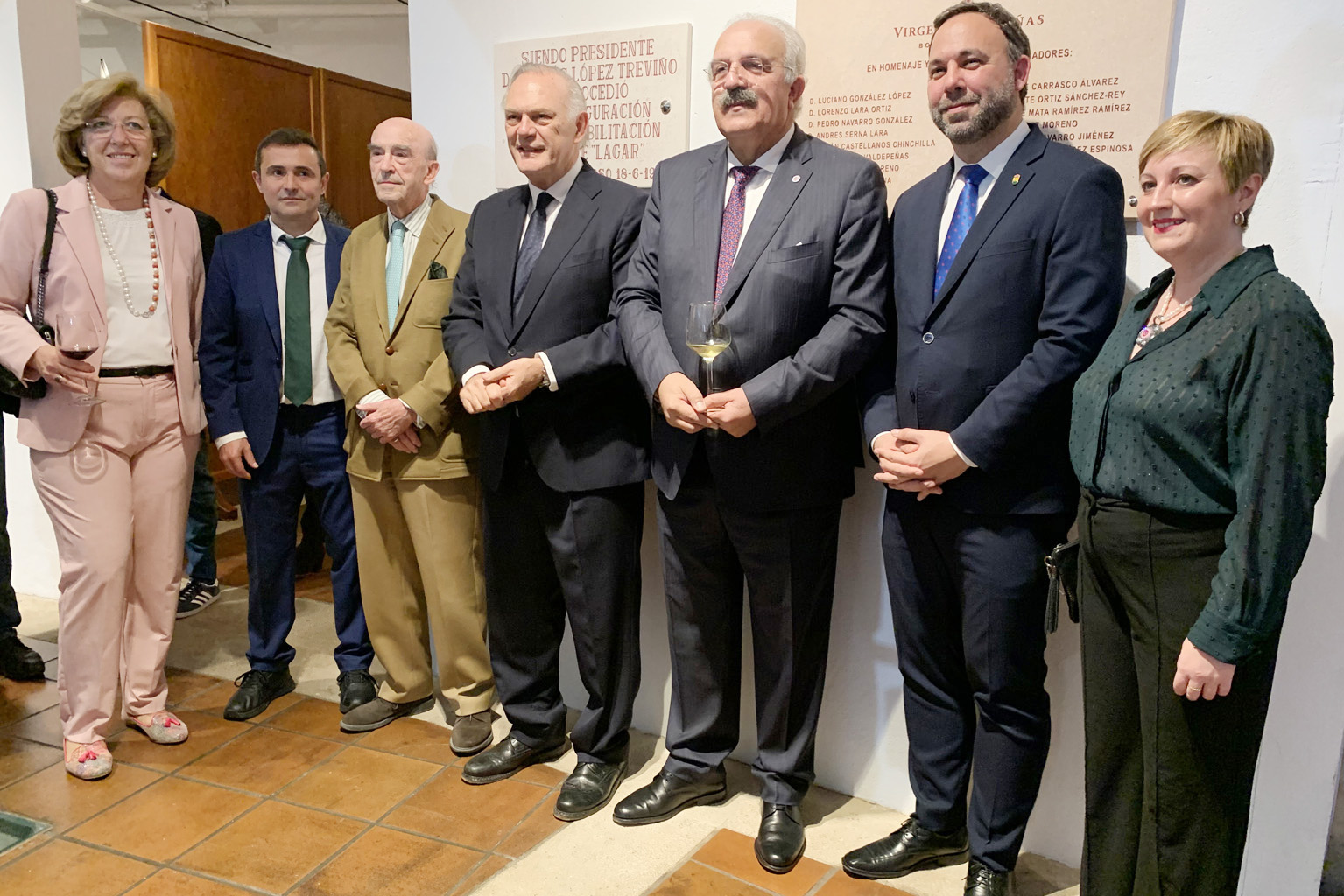 Javier Navarro muestra su apoyo a los agricultores “sector estratégico que va a defender en la calle sus justas reivindicaciones"