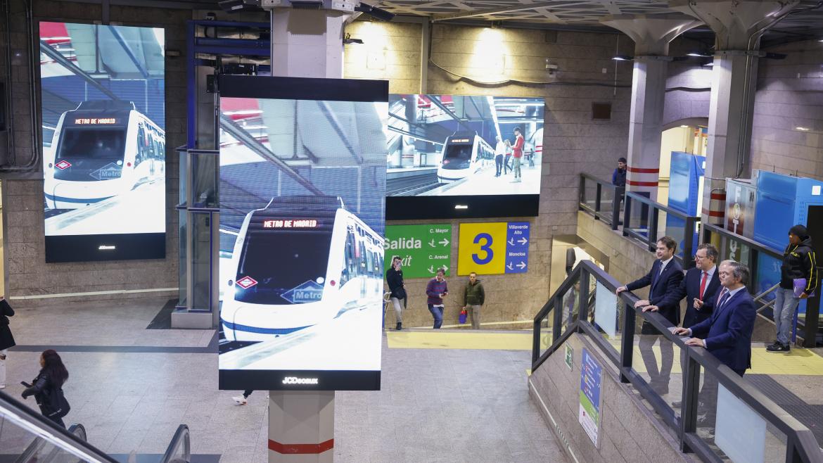 La Comunidad de Madrid activa 500 nuevas pantallas de publicidad digitalizada en su red de Metro con una imagen vanguardista