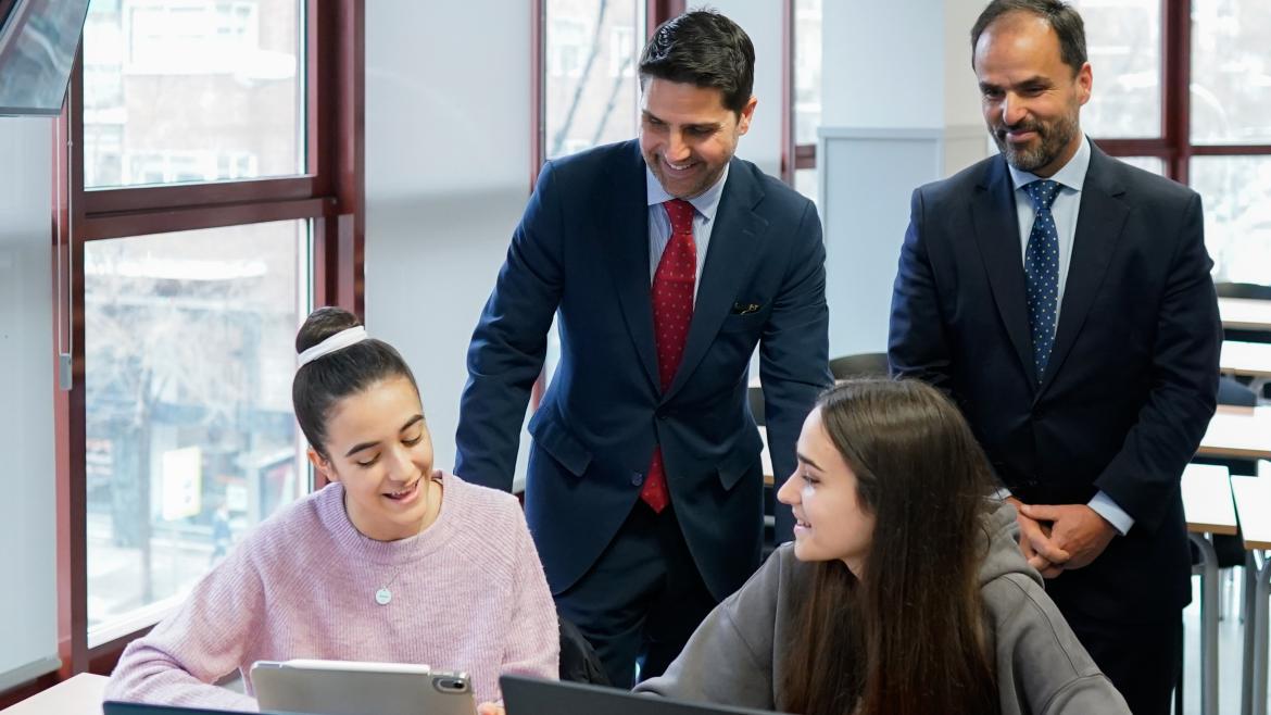 La Comunidad de Madrid conmemora el Día de la Mujer y la Niña en la Ciencia con actividades para fomentar las vocaciones tecnológicas en los escolares