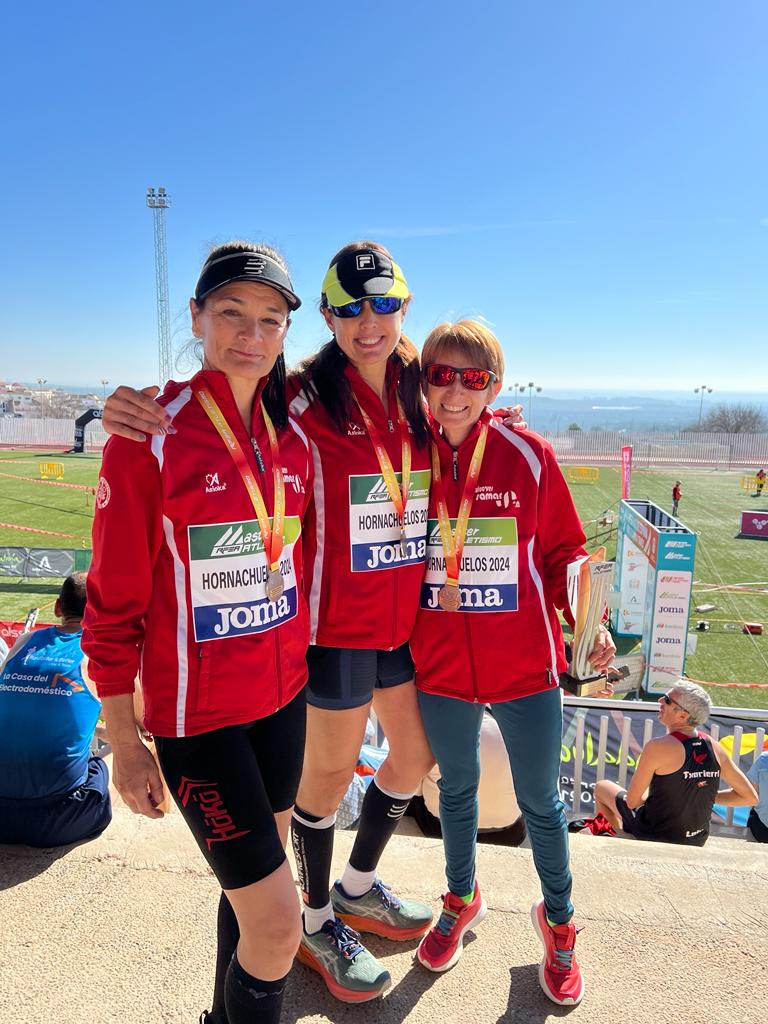 Nuevos éxitos para el Club de Atletismo Manchego, subcampeonas de España de campo a través Gema Fernández Pedraza.
