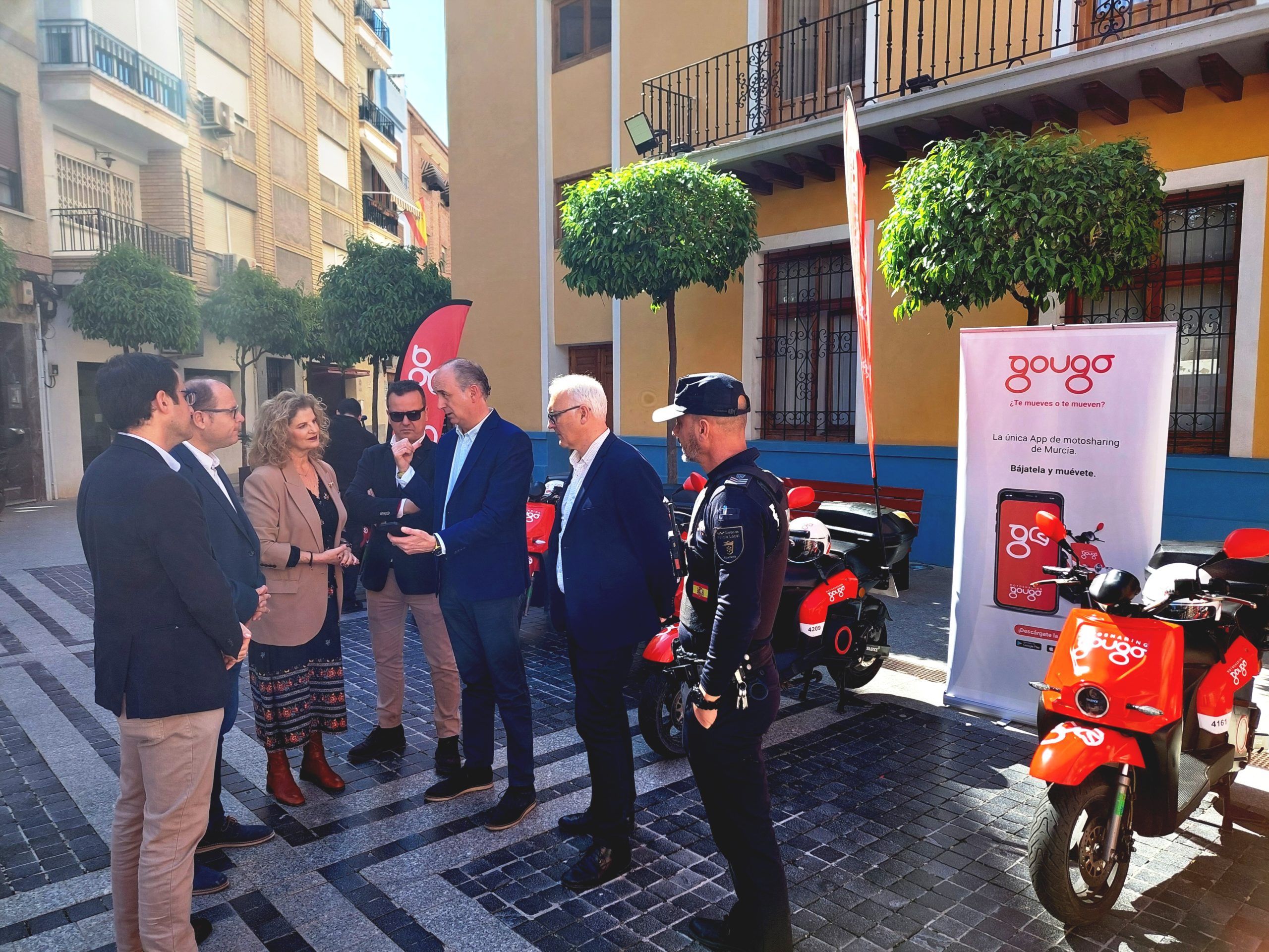 Alcantarilla estrena servicio de motos eléctricas de alquiler