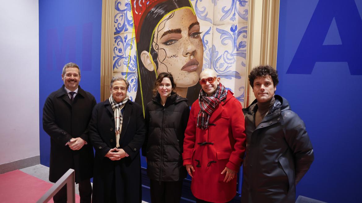 Díaz Ayuso visita la I edición de la Feria Internacional de Diseño de Interiores como muestra de apoyo al sector