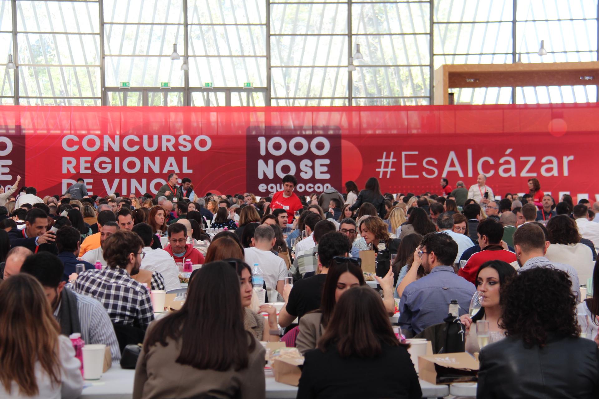 El Concurso Regional de Vinos '1000 no se equivocan' llena un año más el pabellón Vicente Paniagua de cultura vinícola
