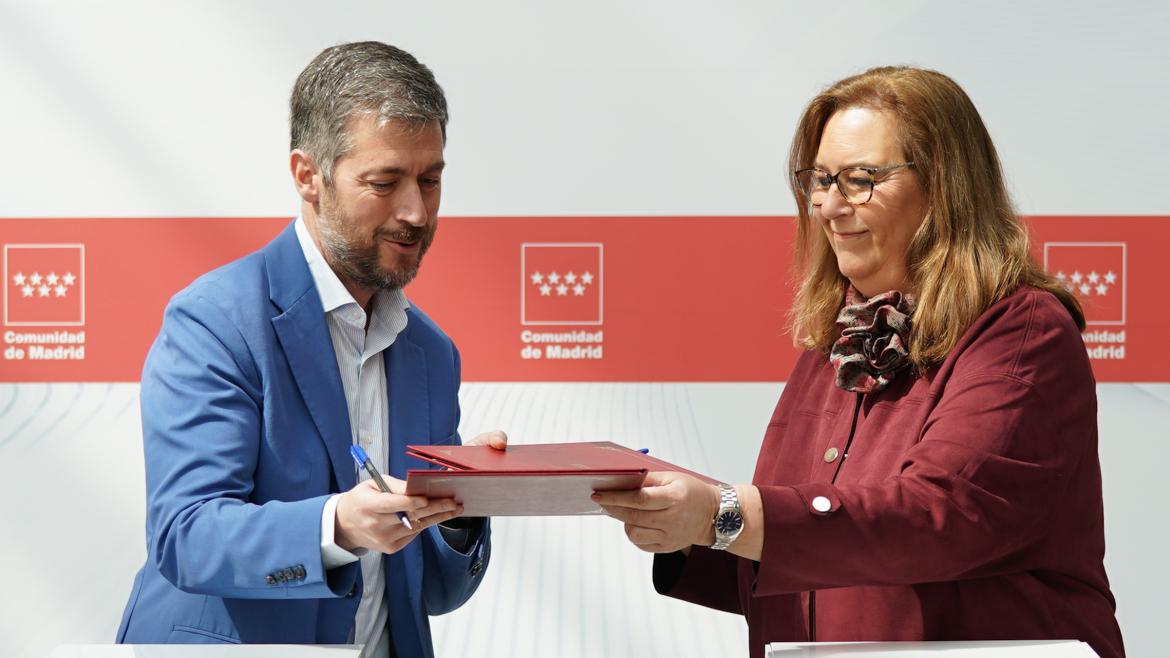 La Comunidad de Madrid extiende el convenio con la AVT para ayudar a las víctimas y sus familias